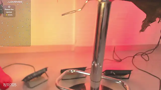 Snapshot of Sofia_Burbano chatting on 15, 11, 2025 Sofia Burbano online show from 15, 11, 2025