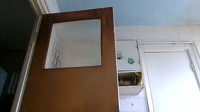 Snapshot of mariusica1@xh chatting on 1, 2, 2026 mariusica1xh online show from 1, 2, 2026