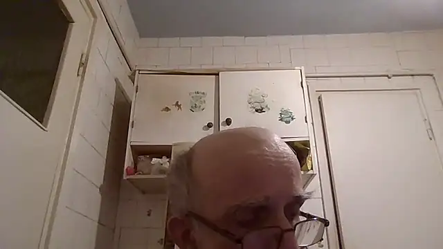 Snapshot of mariusica1@xh chatting on 6, 2, 2026 mariusica1xh online show from 6, 2, 2026