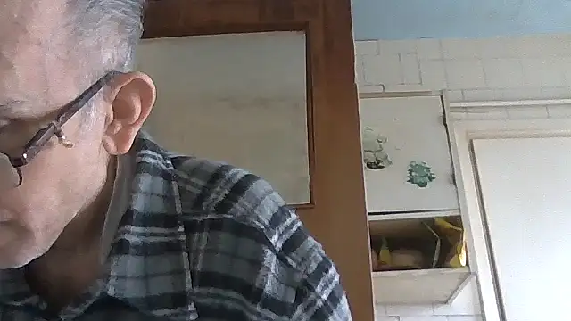 Snapshot of mariusica1@xh chatting on 12, 2, 2026 mariusica1xh online show from 12, 2, 2026