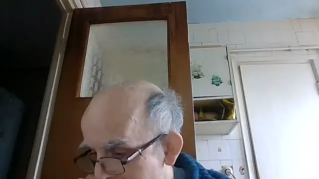 Snapshot of mariusica1@xh chatting on 1, 3, 2026 mariusica1xh online show from 1, 3, 2026