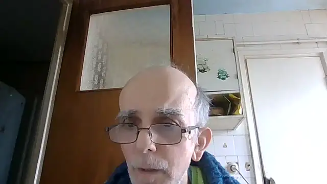 Snapshot of mariusica1@xh chatting on 2, 3, 2026 mariusica1xh online show from 2, 3, 2026