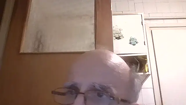 Snapshot of mariusica1@xh chatting on 3, 3, 2026 mariusica1xh online show from 3, 3, 2026