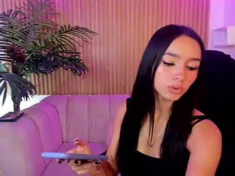 Snapshot of sophie_ws chatting on 2, 12, 2025 sophie ws online show from 2, 12, 2025