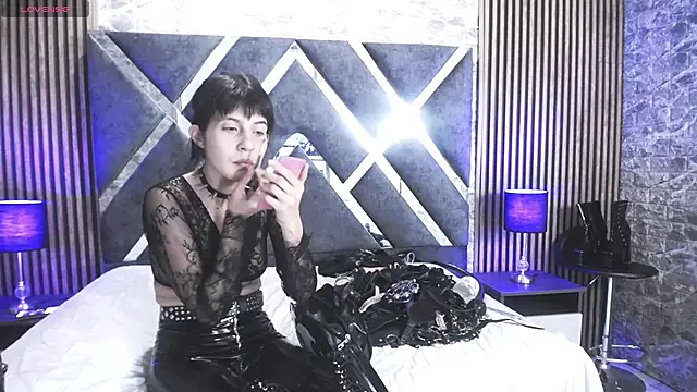 Snapshot of bellatrix25 chatting on 4, 12, 2024 bellatrix25 online show from 4, 12, 2024