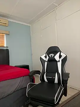 Candy Love 18 online show from 9, 9, 2025