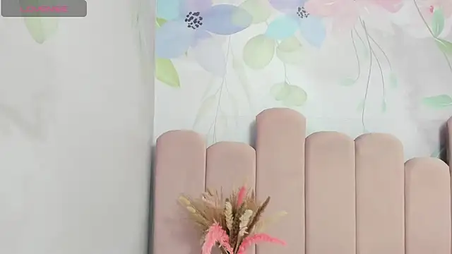 Annie Cute18  online show from 21, 3, 2025