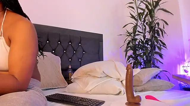 Snapshot of ebony_hot1 chatting on 12, 2, 2025 ebony hot1 online show from 12, 2, 2025