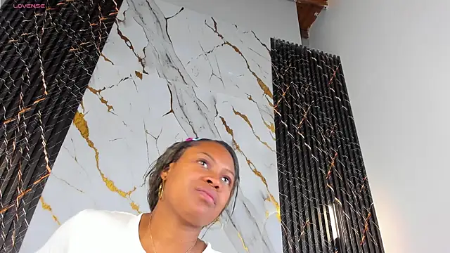 Snapshot of ebony_hot1 chatting on 22, 9, 2025 ebony hot1 online show from 22, 9, 2025