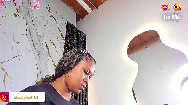 Snapshot of ebony_hot1 chatting on 25, 9, 2025 ebony hot1 online show from 25, 9, 2025