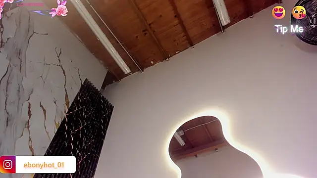 Snapshot of ebony_hot1 chatting on 30, 9, 2025 ebony hot1 online show from 30, 9, 2025