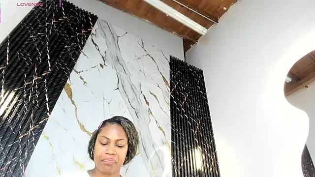 Snapshot of ebony_hot1 chatting on 28, 10, 2025 ebony hot1 online show from 28, 10, 2025