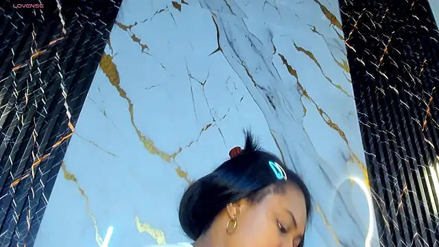 Snapshot of ebony_hot1 chatting on 17, 11, 2025 ebony hot1 online show from 17, 11, 2025