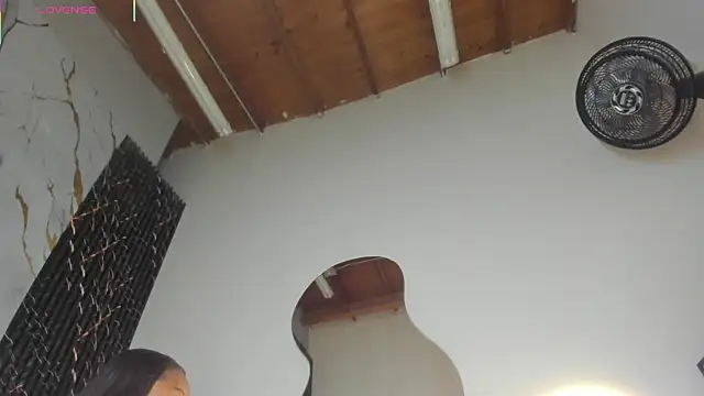 Snapshot of ebony_hot1 chatting on 22, 12, 2025 ebony hot1 online show from 22, 12, 2025