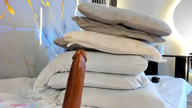 Snapshot of ebony_hot1 chatting on 8, 3, 2026 ebony hot1 online show from 8, 3, 2026