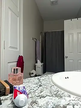 Snapshot of SexyHoneyRedd chatting on 18, 2, 2025 SexyHoneyRedd online show from 18, 2, 2025