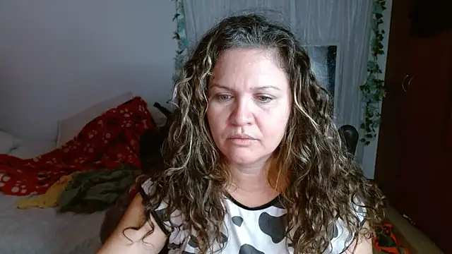 Snapshot of helenca43 chatting on 16, 12, 2025 helenca43 online show from 16, 12, 2025