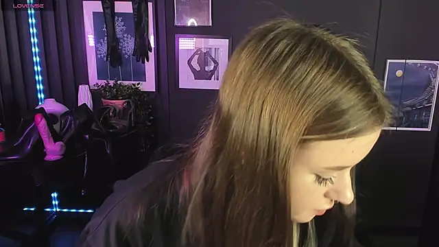 Lily Moonlight online show from 14, 1, 2025