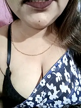 Snapshot of Beautyy38 chatting on 25, 2, 2026 Beautyy38 online show from 25, 2, 2026