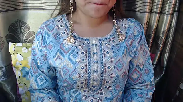 Snapshot of queen_angelina chatting on 16, 1, 2026 queen angelina online show from 16, 1, 2026