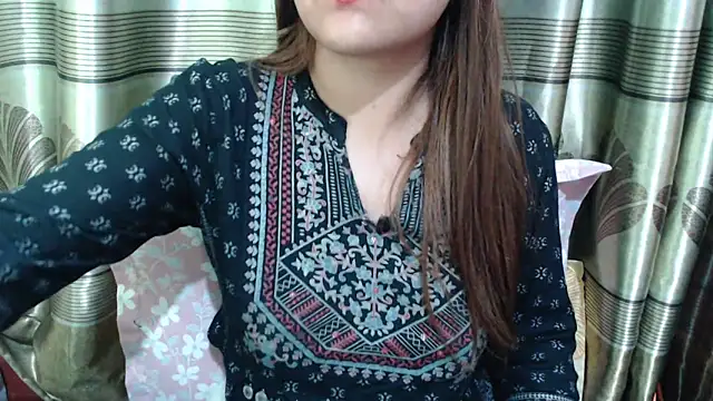 Snapshot of queen_angelina chatting on 22, 2, 2026 queen angelina online show from 22, 2, 2026