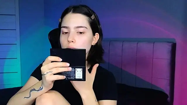 Stacy Gonzales  online show from 17, 12, 2025