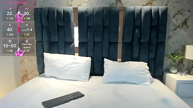 Snapshot of RoseTaylor__ chatting on 5, 2, 2025 RoseTaylor online show from 5, 2, 2025