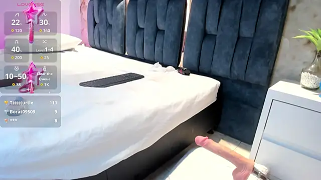 Snapshot of RoseTaylor__ chatting on 8, 2, 2025 RoseTaylor online show from 8, 2, 2025