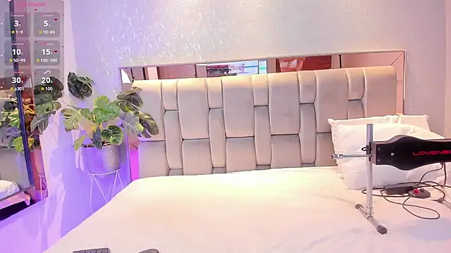 Snapshot of RoseTaylor__ chatting on 12, 11, 2025 RoseTaylor online show from 12, 11, 2025