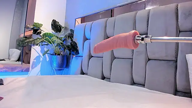 Snapshot of RoseTaylor__ chatting on 8, 1, 2026 RoseTaylor online show from 8, 1, 2026