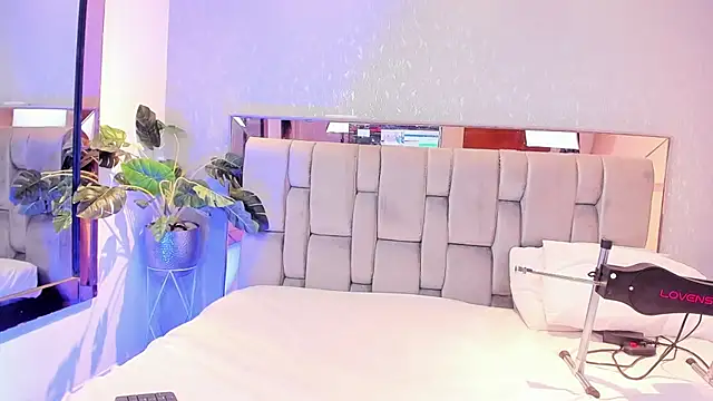 Snapshot of RoseTaylor__ chatting on 10, 1, 2026 RoseTaylor online show from 10, 1, 2026