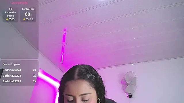 cristal horny19 online show from 3, 11, 2025