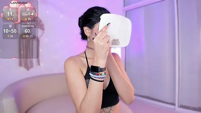 Snapshot of aisha_sakina chatting on 7, 10, 2025 aisha sakina online show from 7, 10, 2025