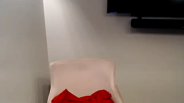 JenniLowen online show from 16, 2, 2025