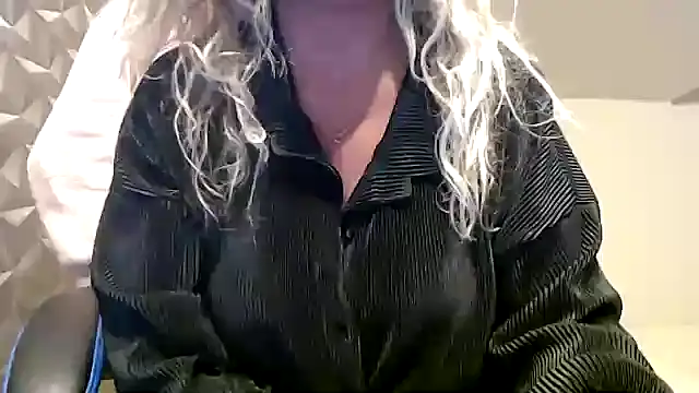 JenniLowen online show from 23, 10, 2025