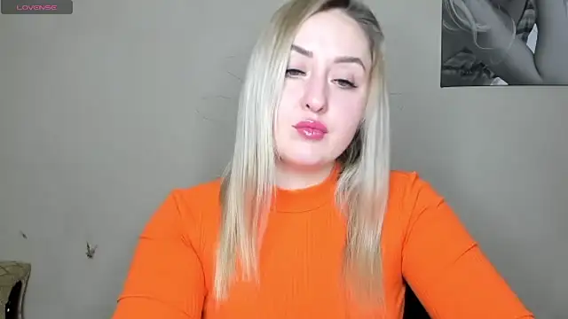 Snapshot of KennaJamess8 chatting on 5, 1, 2025 KennaJamess8 online show from 5, 1, 2025