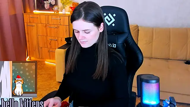 Lora Cain online show from 12, 12, 2024