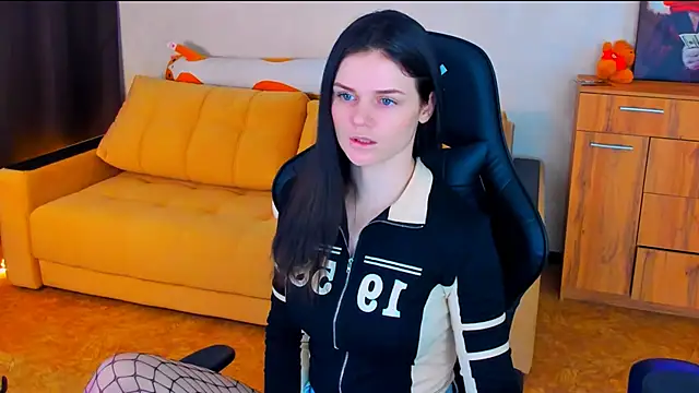 Lora Cain online show from 17, 1, 2025