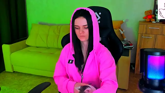 Lora Cain online show from 30, 1, 2025