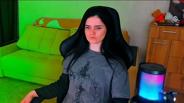 Lora Cain online show from 10, 2, 2025