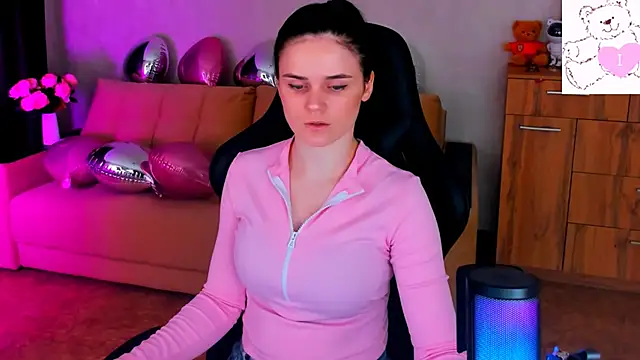 Lora Cain online show from 14, 2, 2025