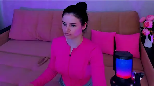 Lora Cain online show from 15, 3, 2025