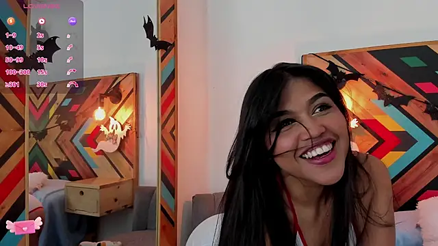 Snapshot of NaiirobiSwan chatting on 27, 10, 2025 NaiirobiSwan online show from 27, 10, 2025