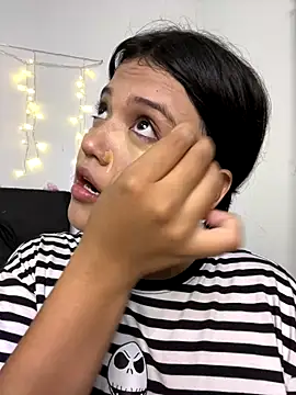 Snapshot of alisson_carolina73 chatting on 26, 10, 2025 alisson carolina73 online show from 26, 10, 2025