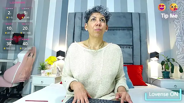 Julianewell online show from 13, 3, 2025