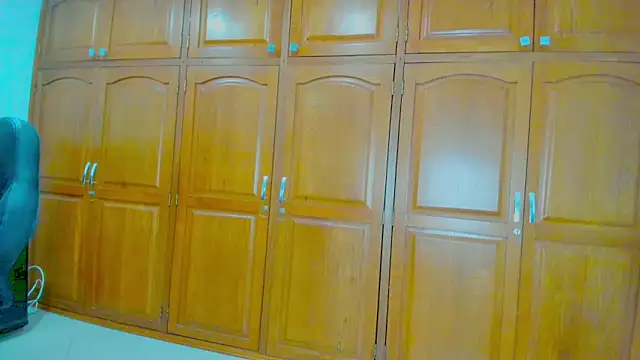 Snapshot of emmakolactro2001 chatting on 18, 12, 2025 emmakolactro2001 online show from 18, 12, 2025