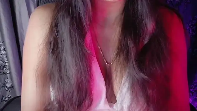 Snapshot of SexyAndHottie chatting on 9, 5, 2026 SexyAndHottie online show from 9, 5, 2026