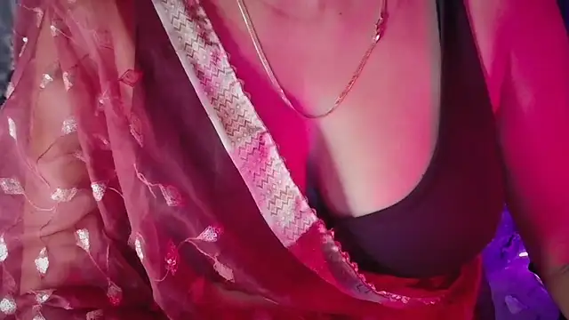 Snapshot of SexyAndHottie chatting on 11, 5, 2026 SexyAndHottie online show from 11, 5, 2026