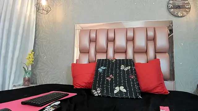 KOURTNEY-- online show from 10, 11, 2025