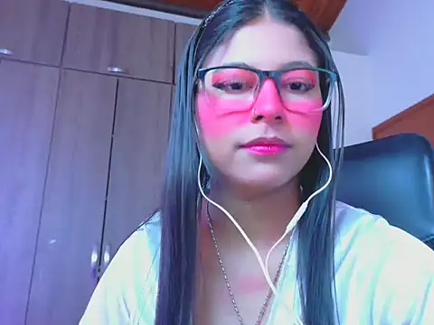 Snapshot of _ALLYSON18_ chatting on 5, 6, 2026 ALLYSON18 online show from 5, 6, 2026